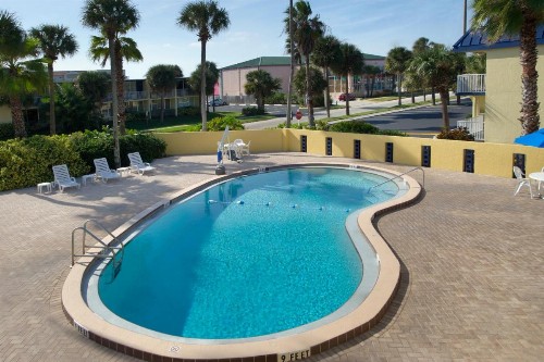 Days Inn by Wyndham Cocoa Beach Port Canaveral - image 13
