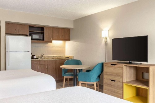 Days Inn by Wyndham Cocoa Beach Port Canaveral - image 22