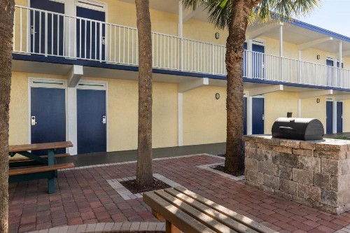 Days Inn by Wyndham Cocoa Beach Port Canaveral - image 26