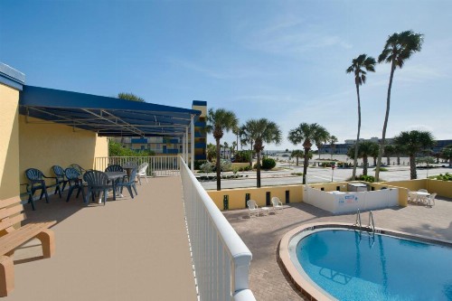 Days Inn by Wyndham Cocoa Beach Port Canaveral - image 27