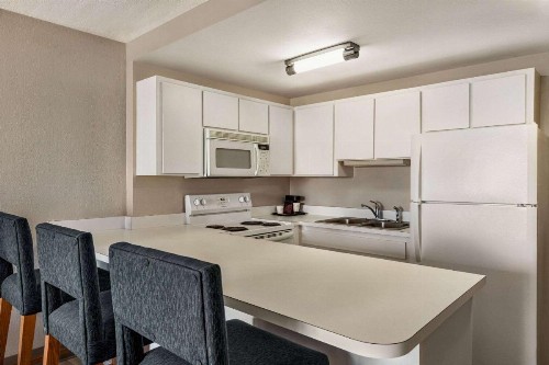 Days Inn by Wyndham Cocoa Beach Port Canaveral - image 31