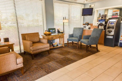Days Inn by Wyndham Cocoa Beach Port Canaveral - image 4