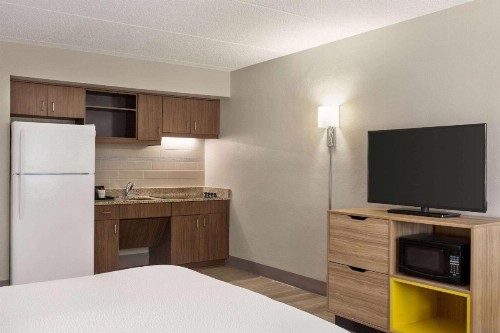 Days Inn by Wyndham Cocoa Beach Port Canaveral - image 41