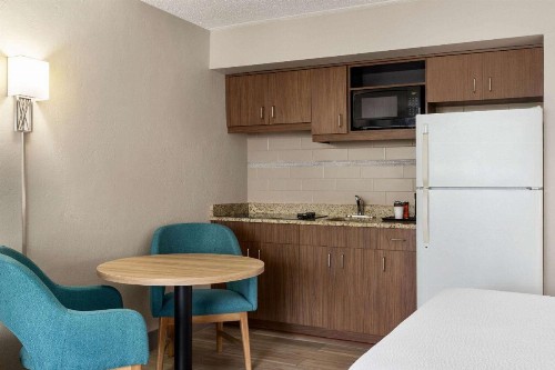 Days Inn by Wyndham Cocoa Beach Port Canaveral - image 42