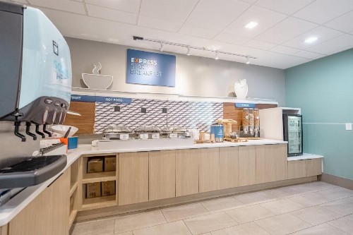 Holiday Inn Express Hotel & Suites Cocoa Beach an IHG Hotel - image 31