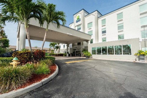 Holiday Inn Express Hotel & Suites Cocoa Beach an IHG Hotel - image 37