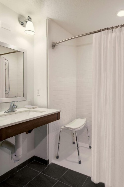 Four Points by Sheraton Cocoa Beach - image 2