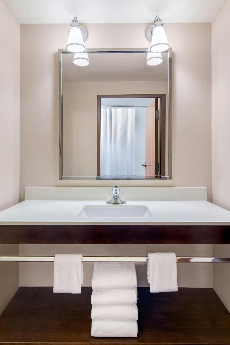 Four Points by Sheraton Cocoa Beach - image 4