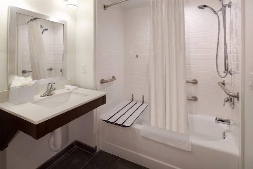 Four Points by Sheraton Cocoa Beach - image 5