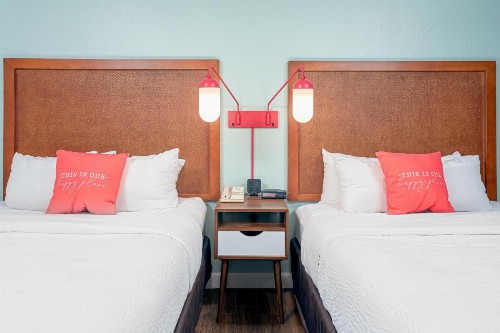 Beachside Hotel and Suites - image 13