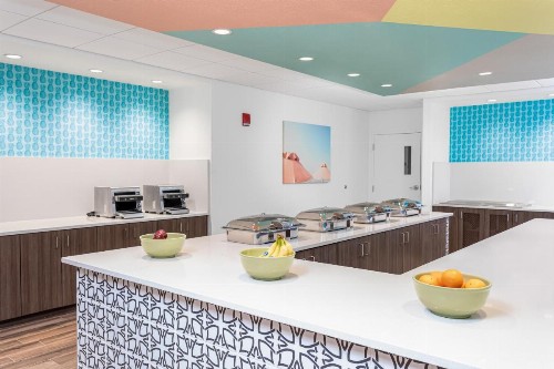 Beachside Hotel and Suites - image 15