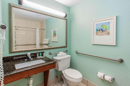 Beachside Hotel and Suites - image 24