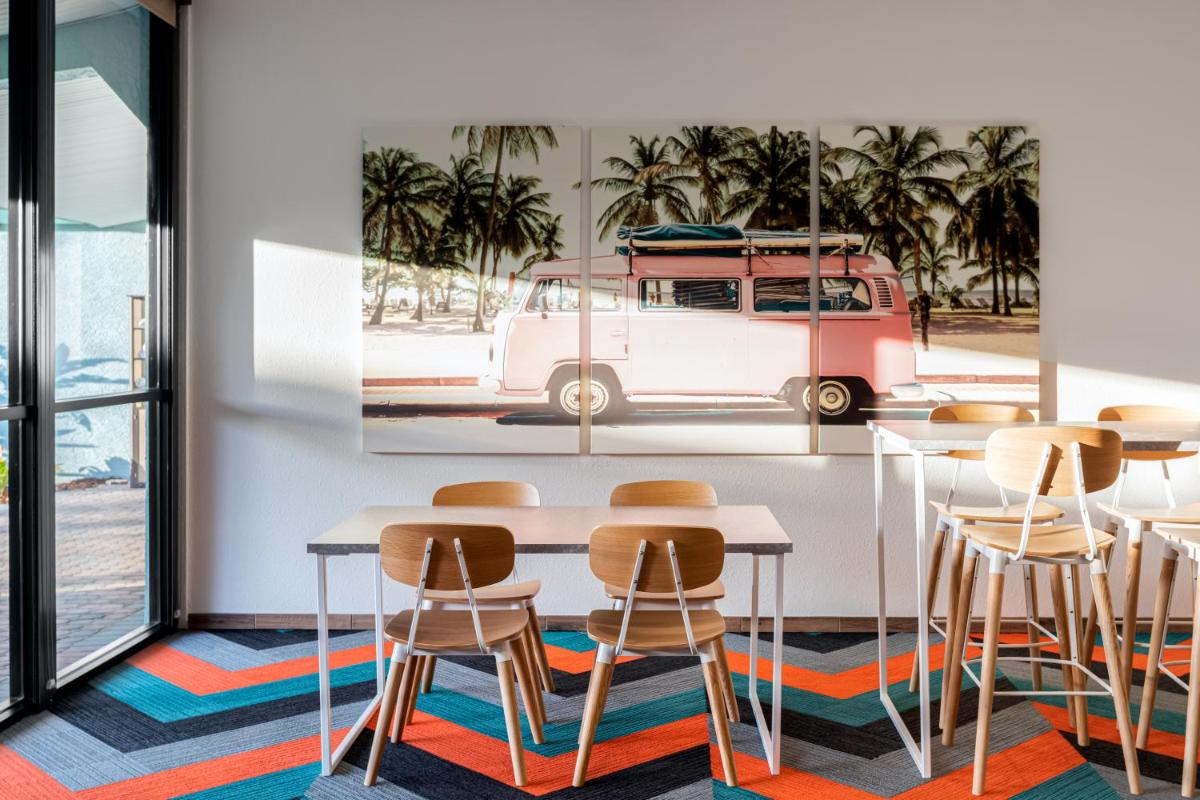 Beachside Hotel and Suites - image 4