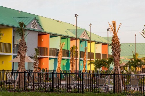 Beachside Hotel and Suites - image 5