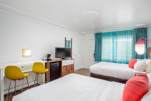 Beachside Hotel and Suites - image 50