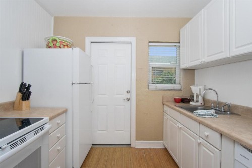 Beach Place Guesthouses - image 13