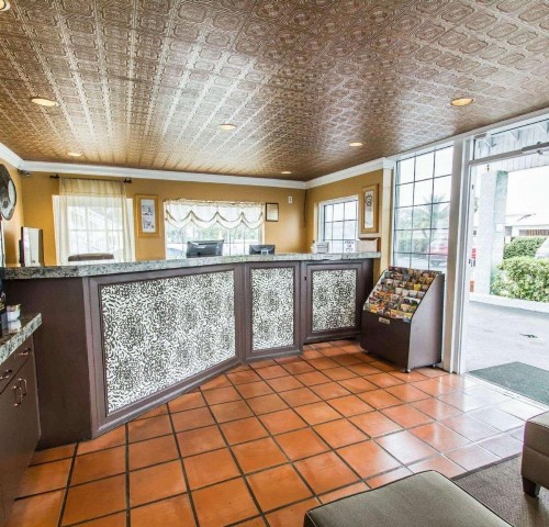 Econo Lodge Cocoa Beach - near the Port - image 18