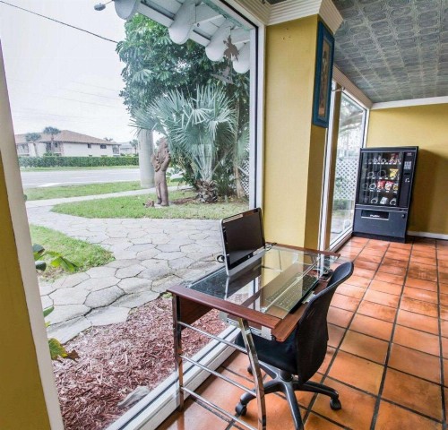 Econo Lodge Cocoa Beach - near the Port - image 20
