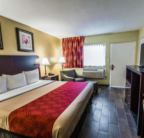 Econo Lodge Cocoa Beach - near the Port - image 26