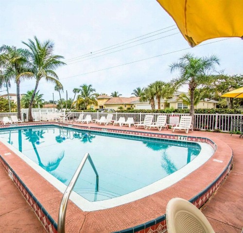 Econo Lodge Cocoa Beach - near the Port - image 6