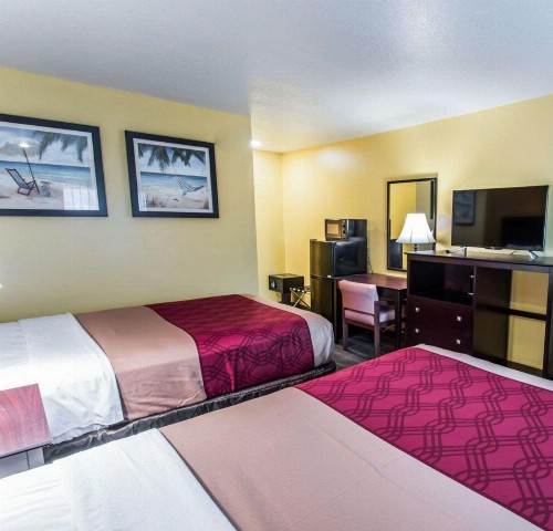 Econo Lodge Cocoa Beach - near the Port - image 7