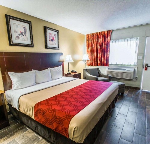 Econo Lodge Cocoa Beach - near the Port - image 8