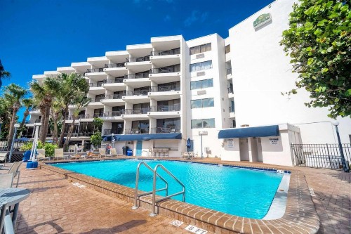 La Quinta by Wyndham Cocoa Beach Oceanfront - image 10