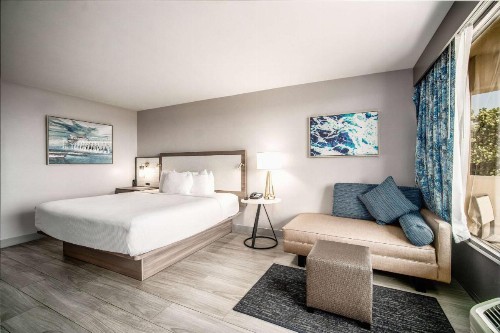 La Quinta by Wyndham Cocoa Beach Oceanfront - image 16