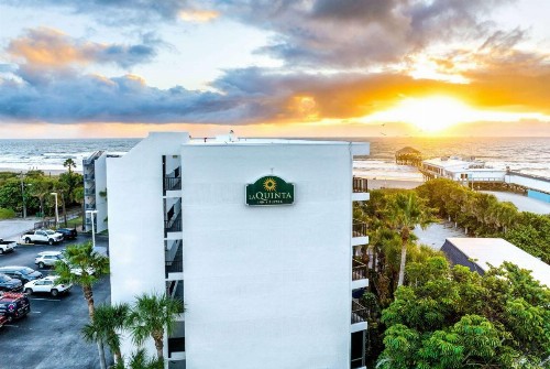 La Quinta by Wyndham Cocoa Beach Oceanfront - image 20