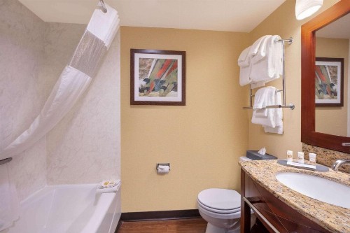 La Quinta by Wyndham Cocoa Beach Oceanfront - image 22