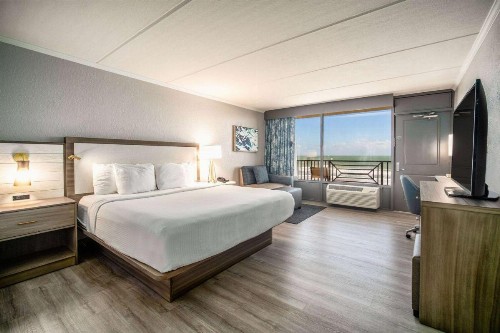 La Quinta by Wyndham Cocoa Beach Oceanfront - image 25