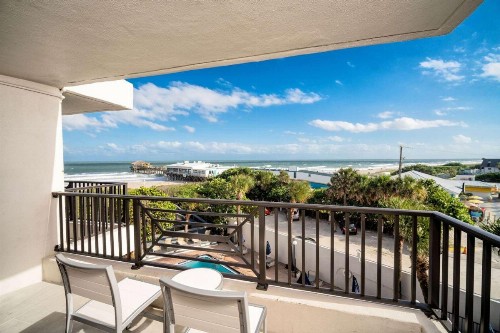 La Quinta by Wyndham Cocoa Beach Oceanfront - image 28