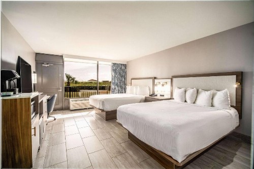 La Quinta by Wyndham Cocoa Beach Oceanfront - image 32