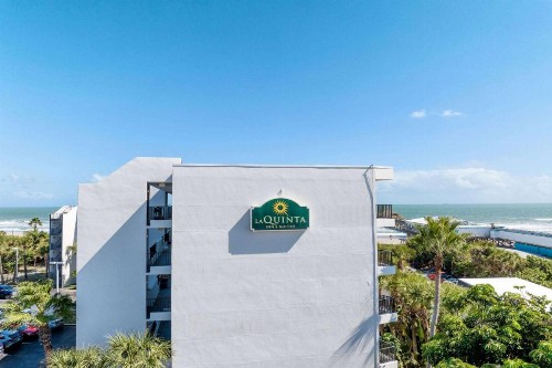 La Quinta by Wyndham Cocoa Beach Oceanfront - image 34