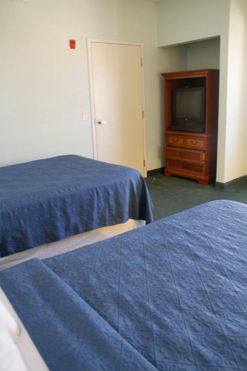 Cocoa Beach Suites Hotel - image 12