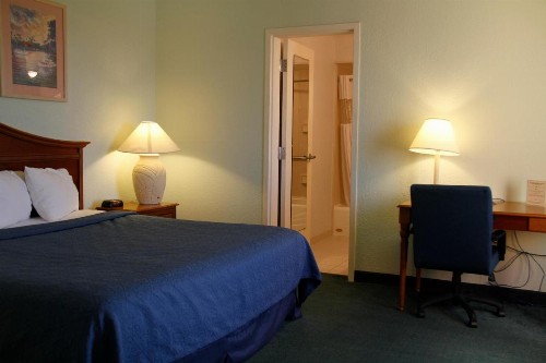 Cocoa Beach Suites Hotel - image 16