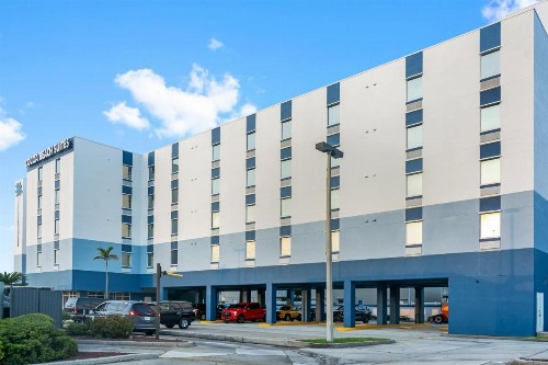 Cocoa Beach Suites Hotel - image 27