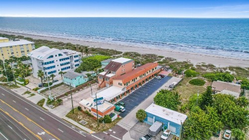 Anthony's on the Beach - image 1