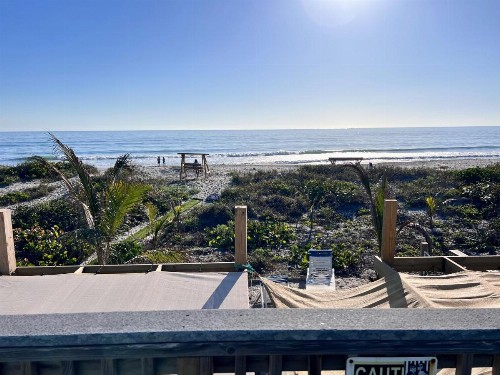Anthony's on the Beach - image 12