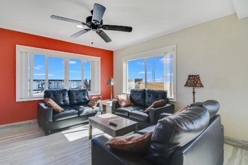 Anthony's on the Beach - image 16