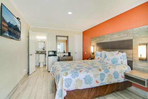 Anthony's on the Beach - image 23