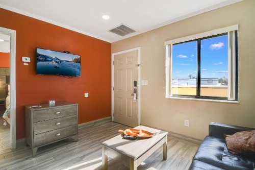 Anthony's on the Beach - image 34