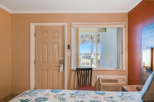 Anthony's on the Beach - image 35