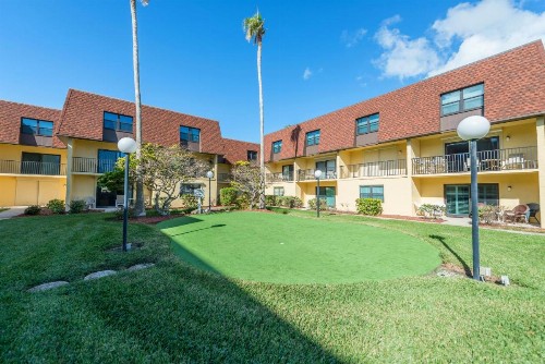 Cocoa Beach Club - image 5