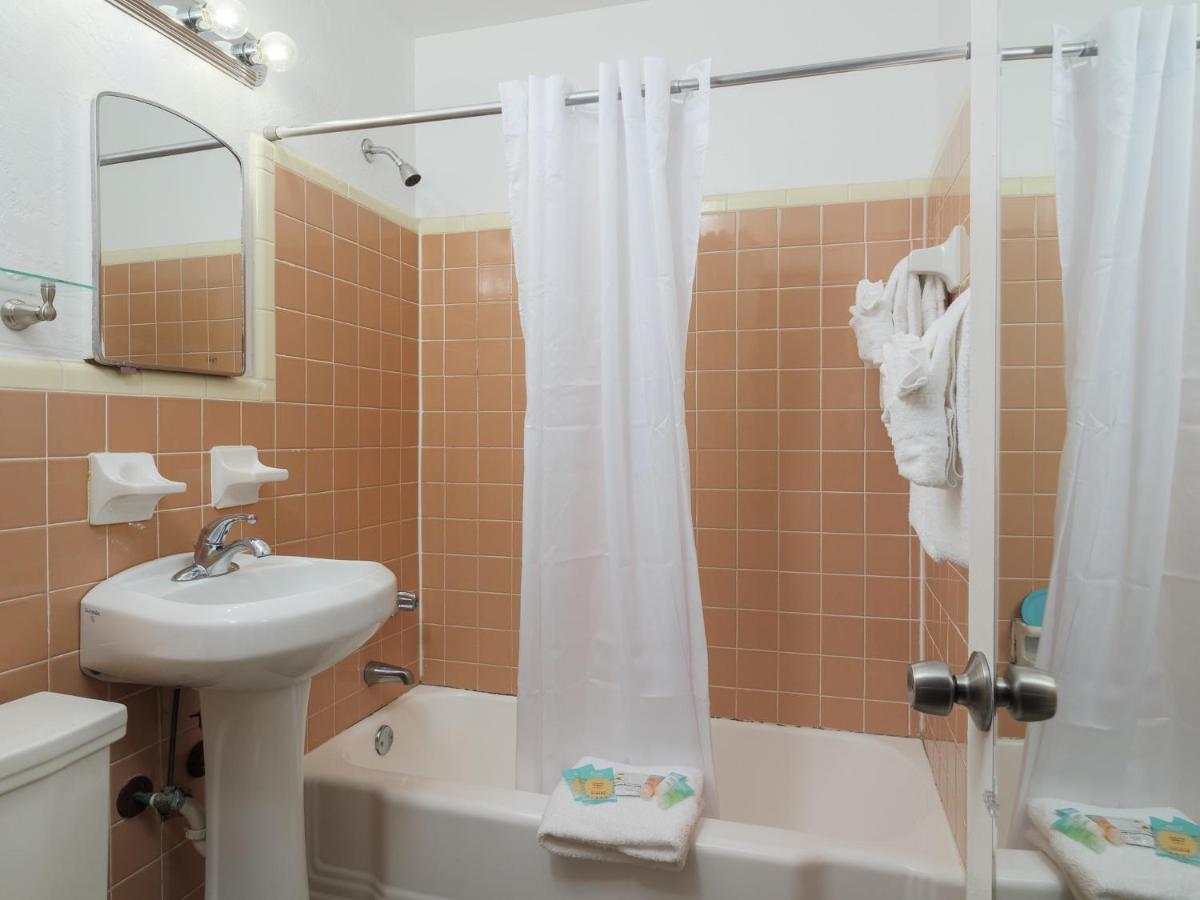 South Beach Inn - Cocoa Beach - image 5