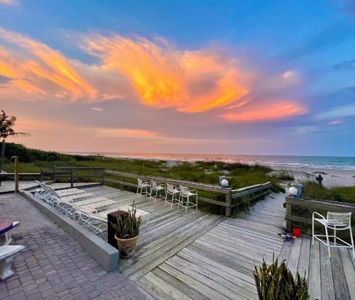 Surf Studio Beach Resort - image 16