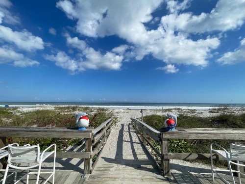 Surf Studio Beach Resort - image 19
