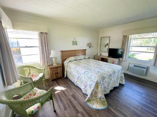 Surf Studio Beach Resort - image 34