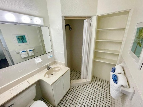 Surf Studio Beach Resort - image 36