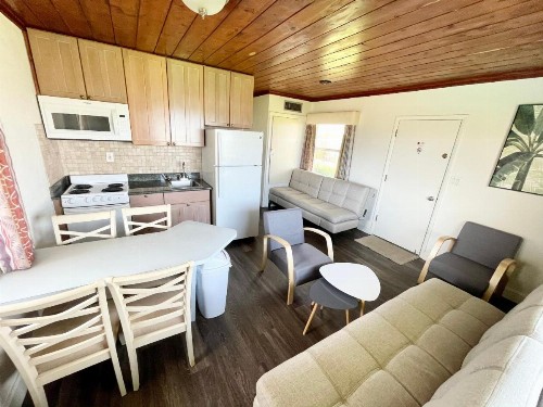 Surf Studio Beach Resort - image 44